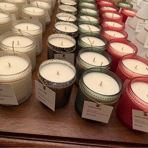 100% Soy Candles 
Hand Poured  Variety of scents and vessels